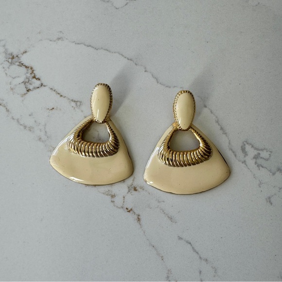 Vintage Mod Enamel Textured Gold Edge Earrings - Picture 8 of 13